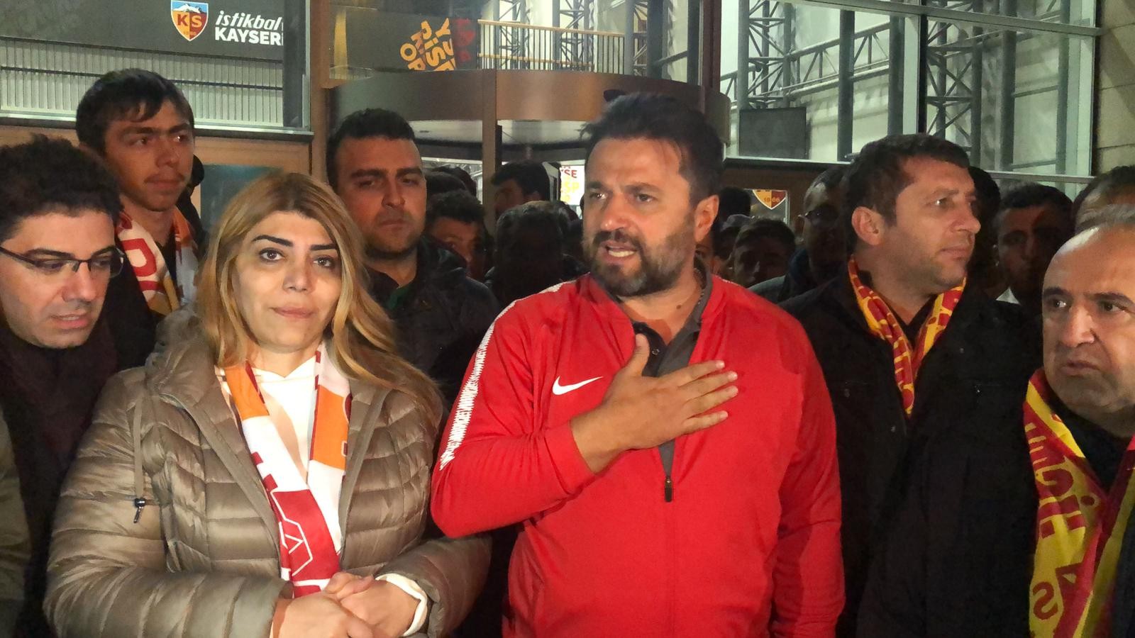 Kayserispor taraftarı moral verdi