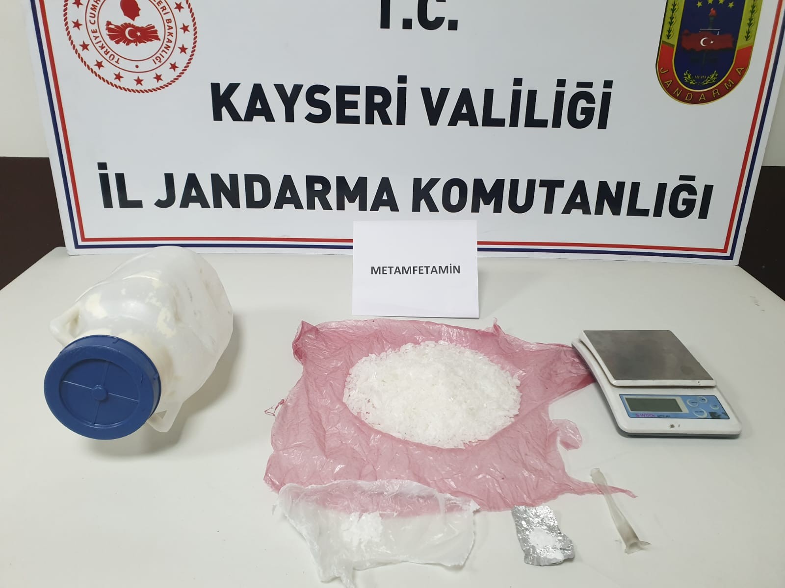 Peynir bidonundan uyuşturucu çıktı