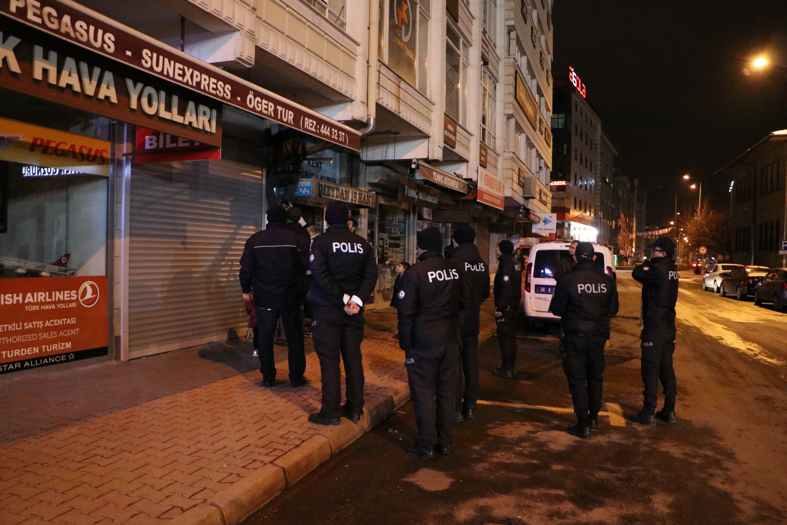 Kepengi inik sarraftan gelen kadın sesleri polisi harekete geçirdi