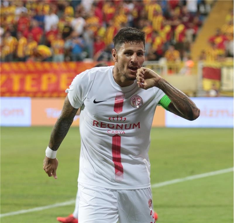 Kayserispor Angelo’yu transfer etti