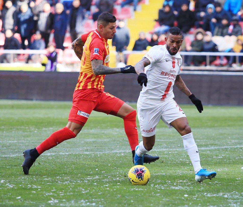 Kayserispor’un stoperi Angelo: “Pes etmeyeceğiz”