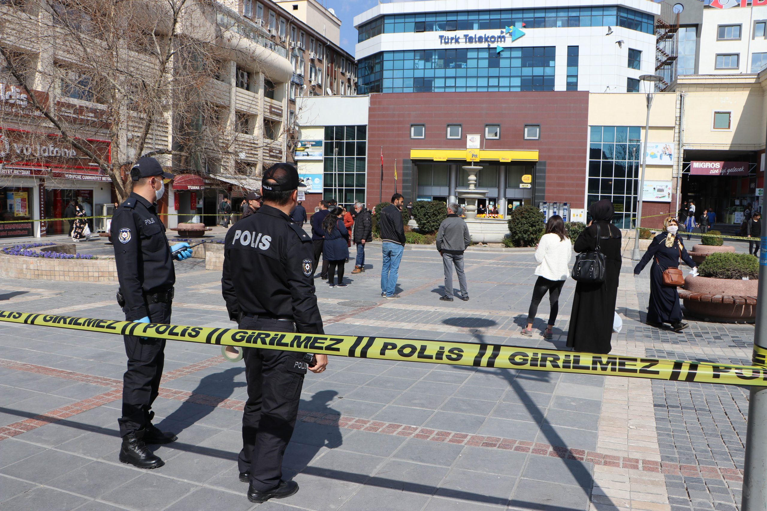 Kayseri Emniyeti’nden ‘Sosyal mesafe’ hassasiyeti