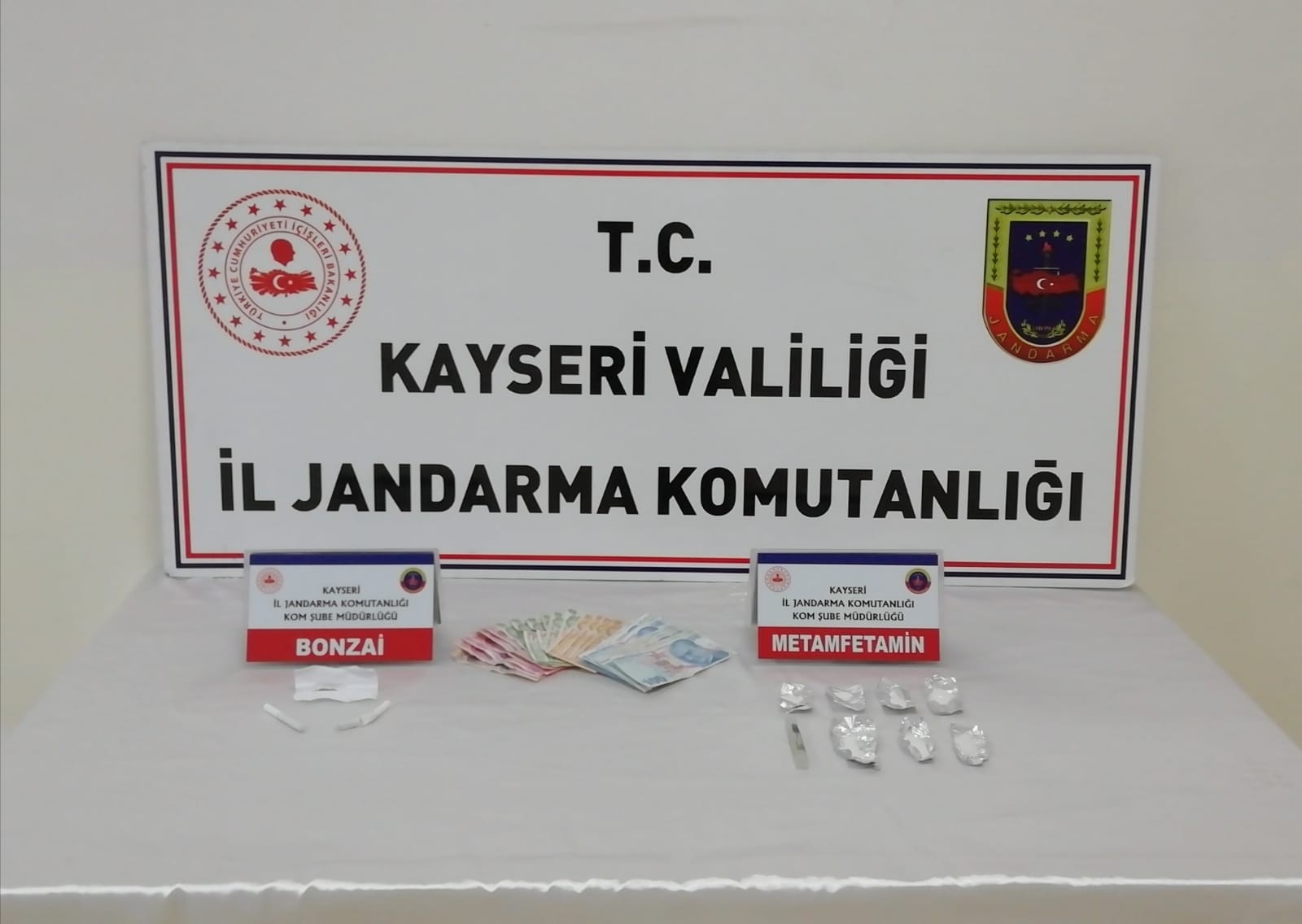 Kayseri’de uyuşturucu operasyonu: 3 gözaltı