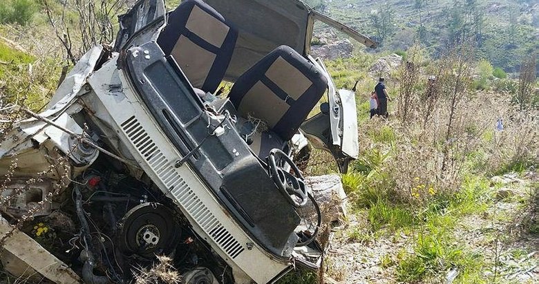 Freni patlayan kamyon uçurumdan düştü: 1 ölü, 1 yaralı