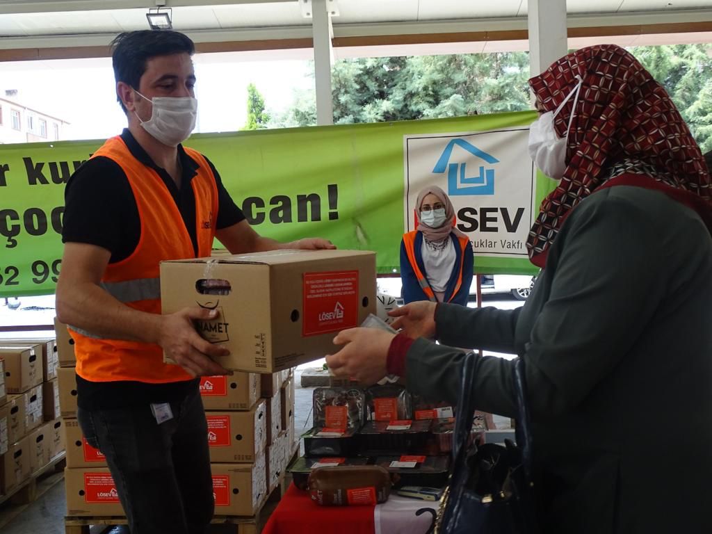 LÖSEV VEKÂLETEN KURBAN BAĞIŞLARIYLA 12 AY BOYUNCA ŞİFA DAĞITIYOR