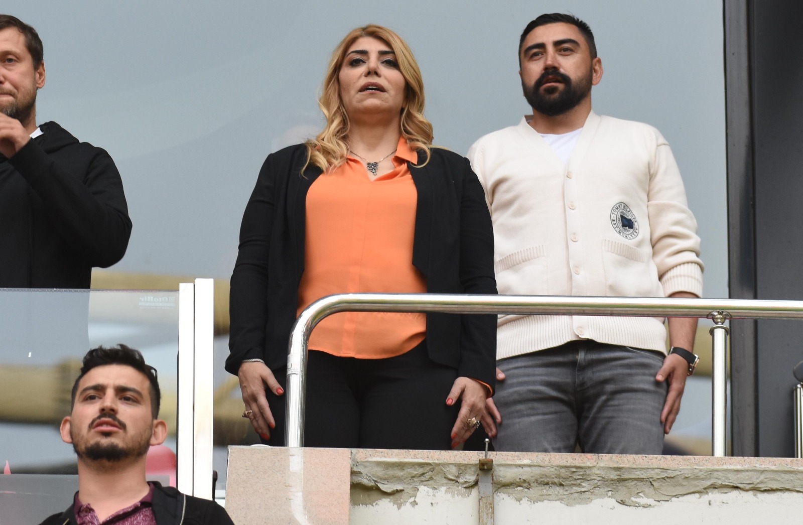 BERNA GÖZBAŞI’DAN MECNUN OTYAKMAZ’A ‘PASSOLİG’ CEVABI