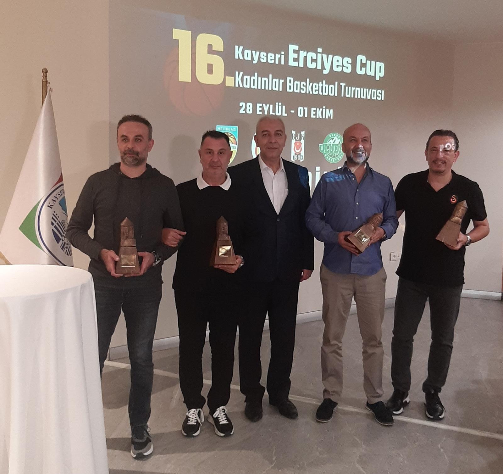 KAYSERİ ERCİYES CUP’A KATILAN TAKIMLAR YEMEKTE BİR ARAYA GELDİ