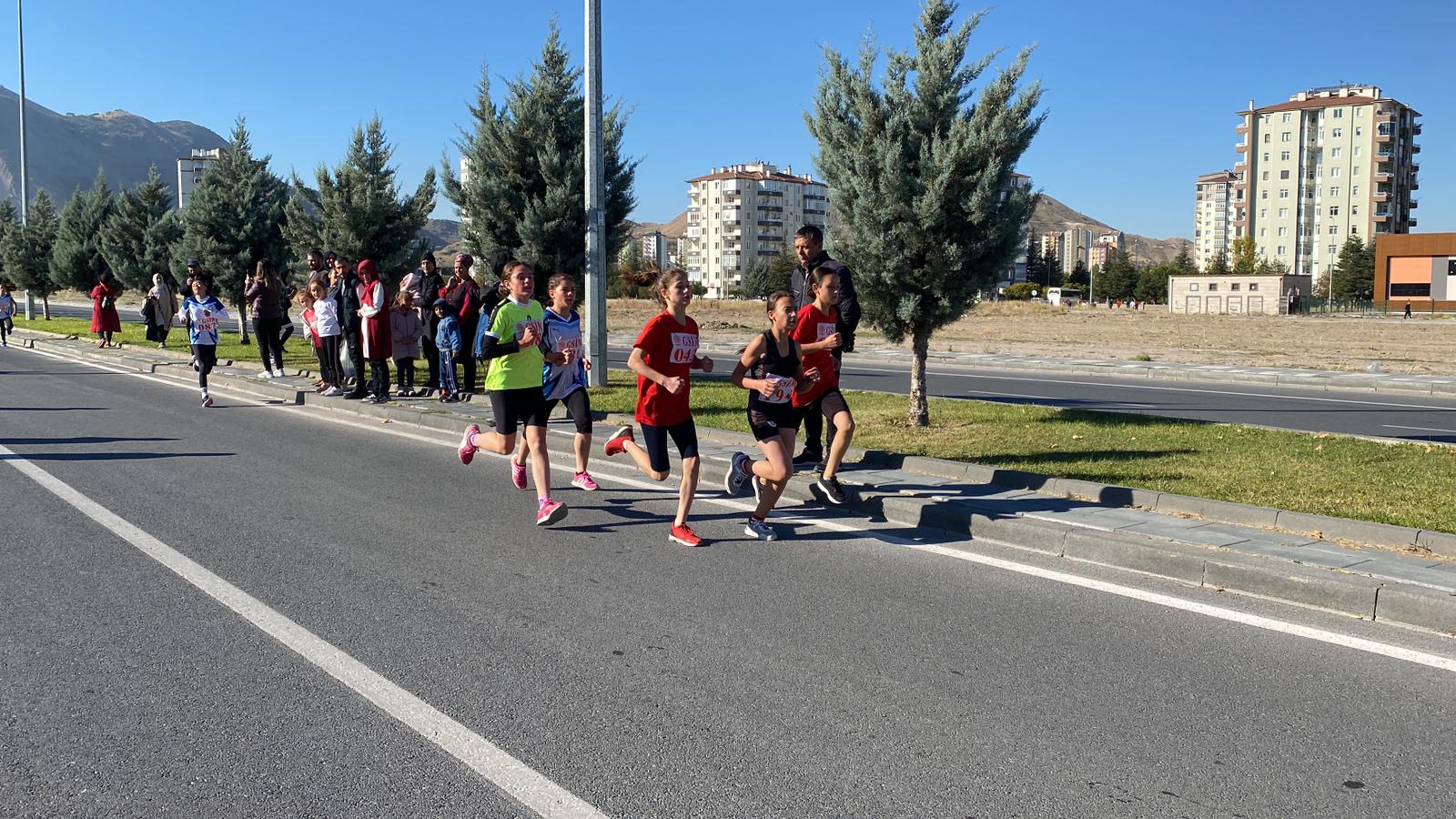 29 EKİM CUMHURİYET KOŞUSU GERÇEKLEŞTİ