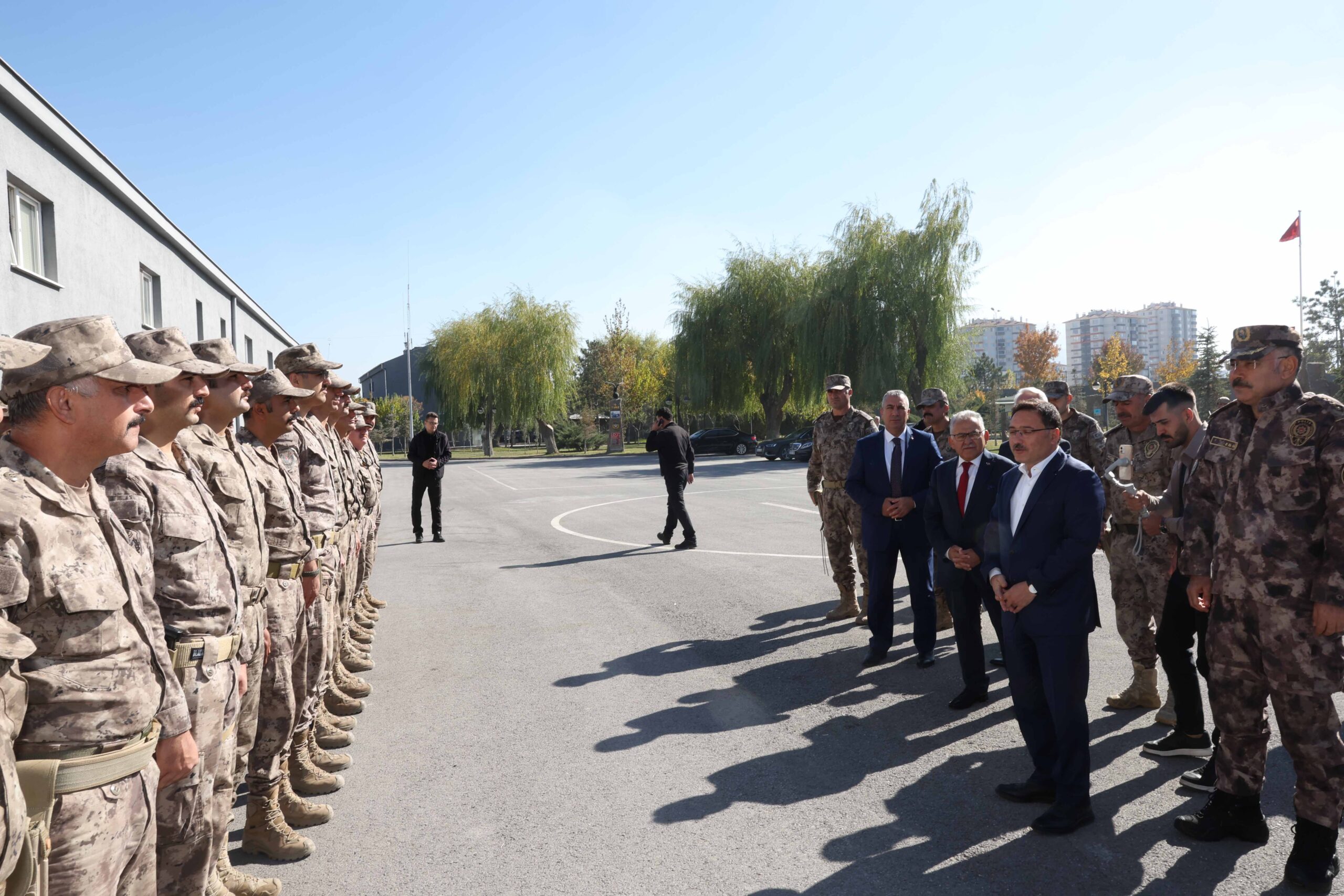 PÖH TİMLERİ SURİYE’YE DUALARLA UĞURLADI