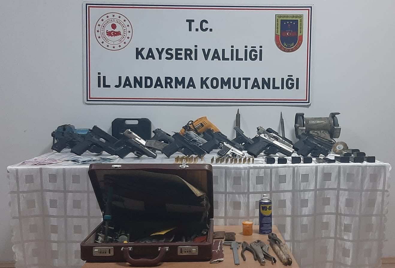 JANDARMA, RUHSATSIZ SİLAH İMALATHANESİNİ ORTAYA ÇIKARDI