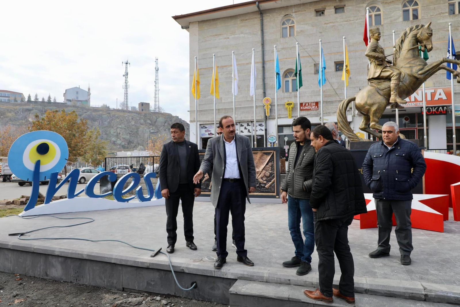 İNCESU MEYDANINA YENİ TÖREN ALANI