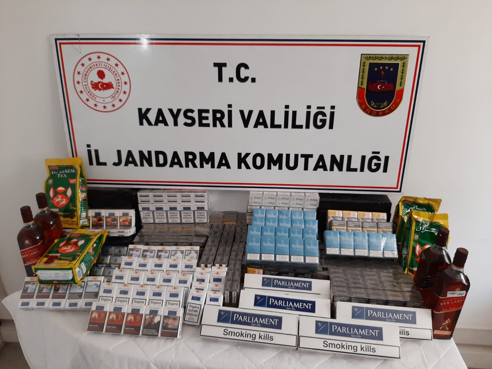 KAÇAKÇILIK OPERASYONUNDA 4 GÖZALTI