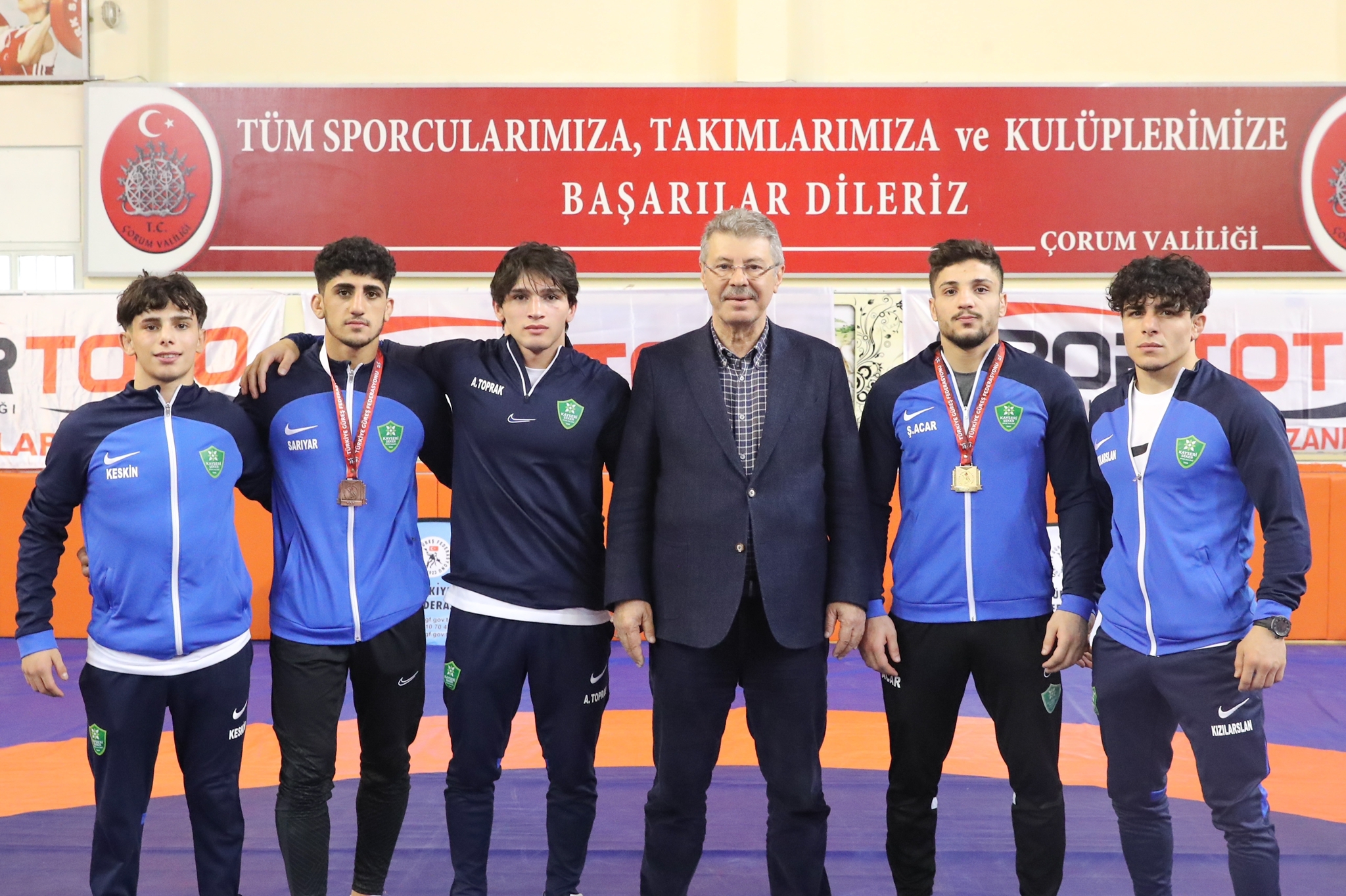 GÜREŞ ŞAMPİYONASI’NDA KAYSERİ ŞEKERSPOR TÜRKİYE 2’CİSİ OLDU