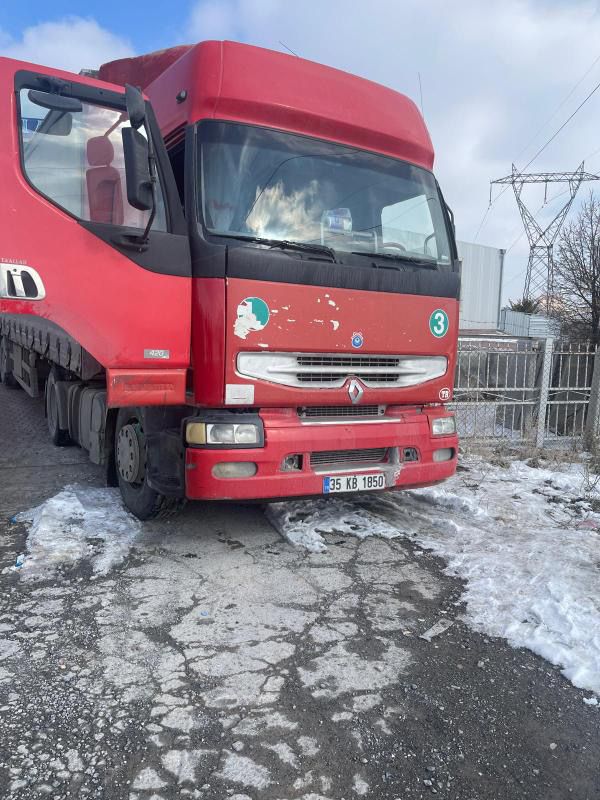 YARDIM MALZEMELERİNİ STOKLAYAN TIR ŞOFÖRÜ TUTUKLANDI