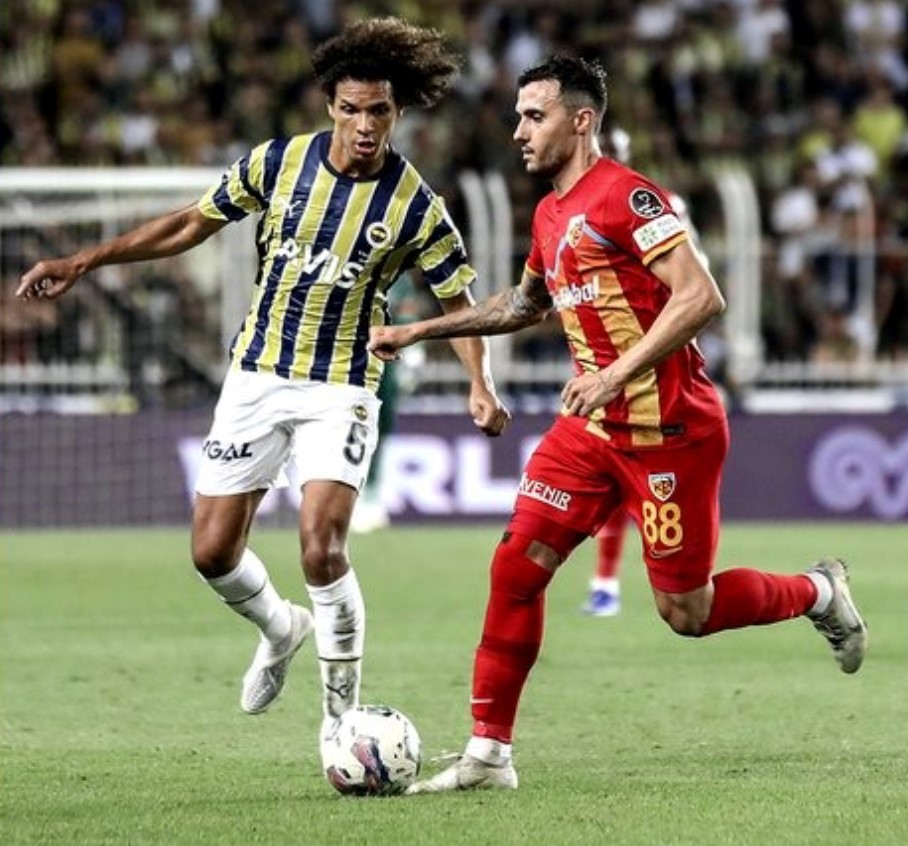 MAHKEMEDEN YENİ KARAR: FENERBAHÇE TARAFTARI KAYSERİSPOR MAÇINA ALINMAYACAK