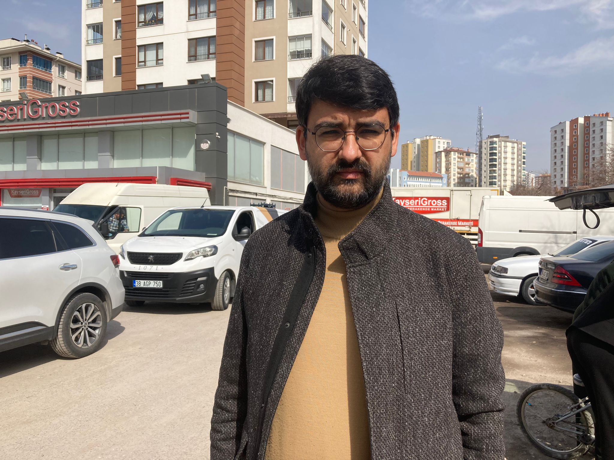 TÜRK-BÜRO SEN KAYSERİ ŞUBESİ, DEPREM BÖLGESİNE 5 TIR LOJİSTİK YARDIM GÖNDERDİ