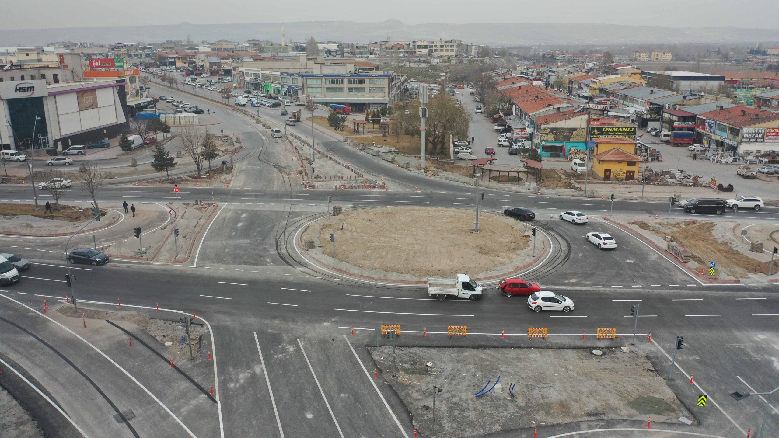 SİVAS BULVARI’NI KOCASİNAN BULVARI’NA KANAL YOL TRAFİĞE AÇILDI