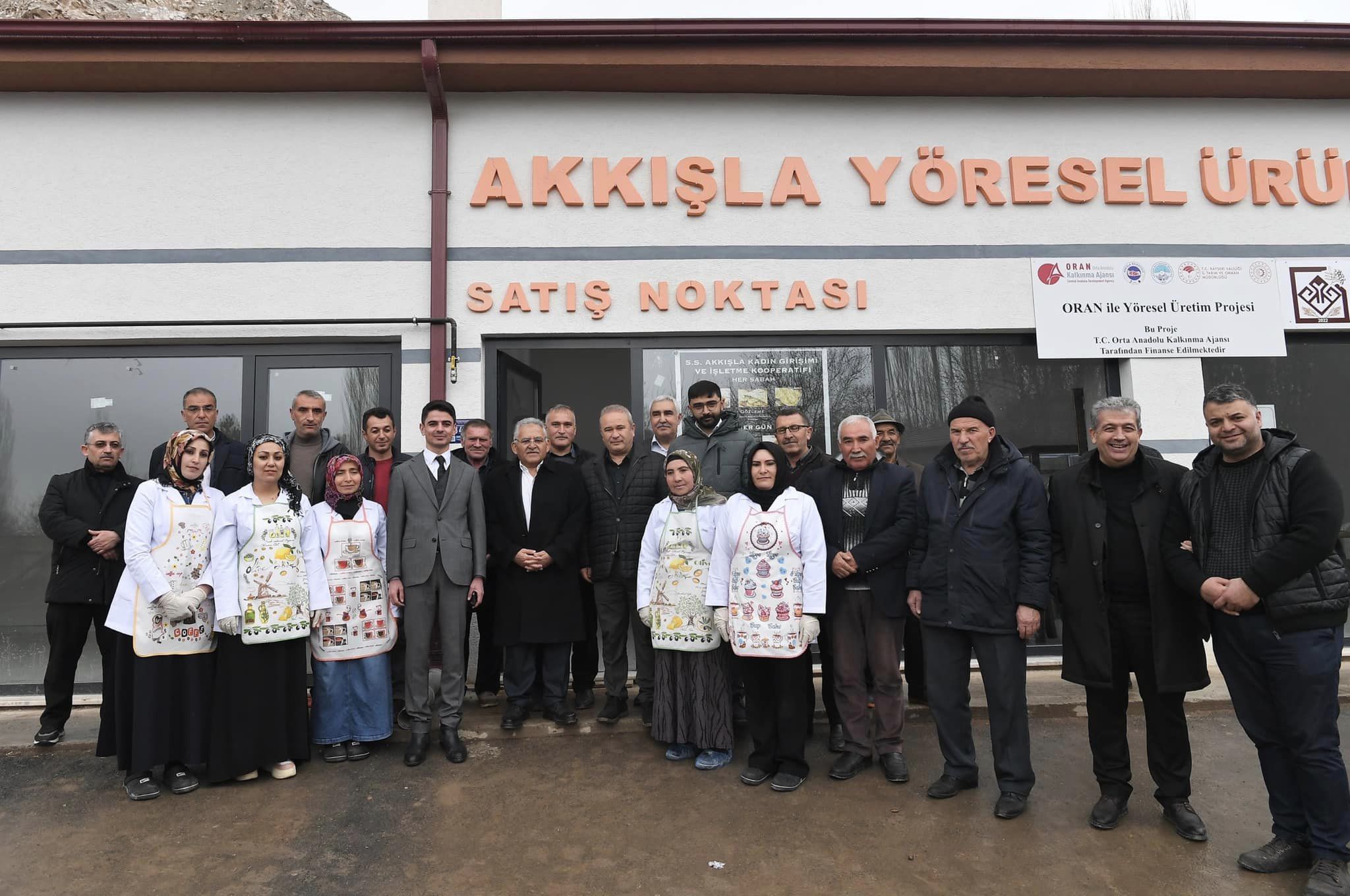 BAŞKANLAR, AKKIŞLA’DA YAPIMCI KADINLARLA BULUŞTU