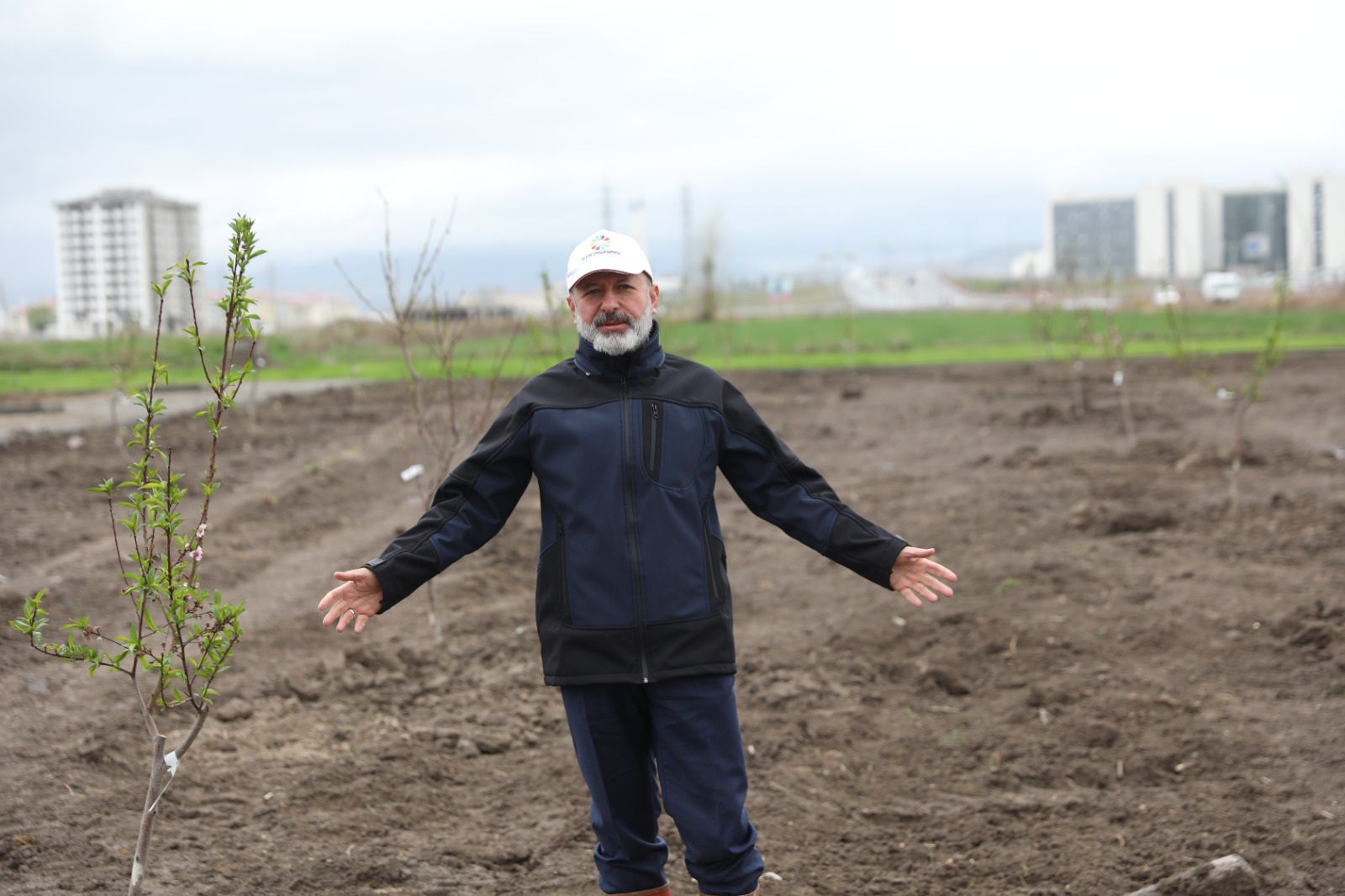 KOCASİNAN’DAN KAYSERİ’DE İLK OLAN MEYVE BAHÇELİ PARK PROJESİ