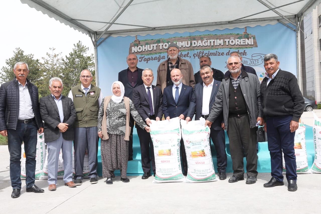 KOCASİNAN BELEDİYESİ ÇİFTÇİYE BEYAZ ÇİFT 15 TON TOHUM DAĞITTI